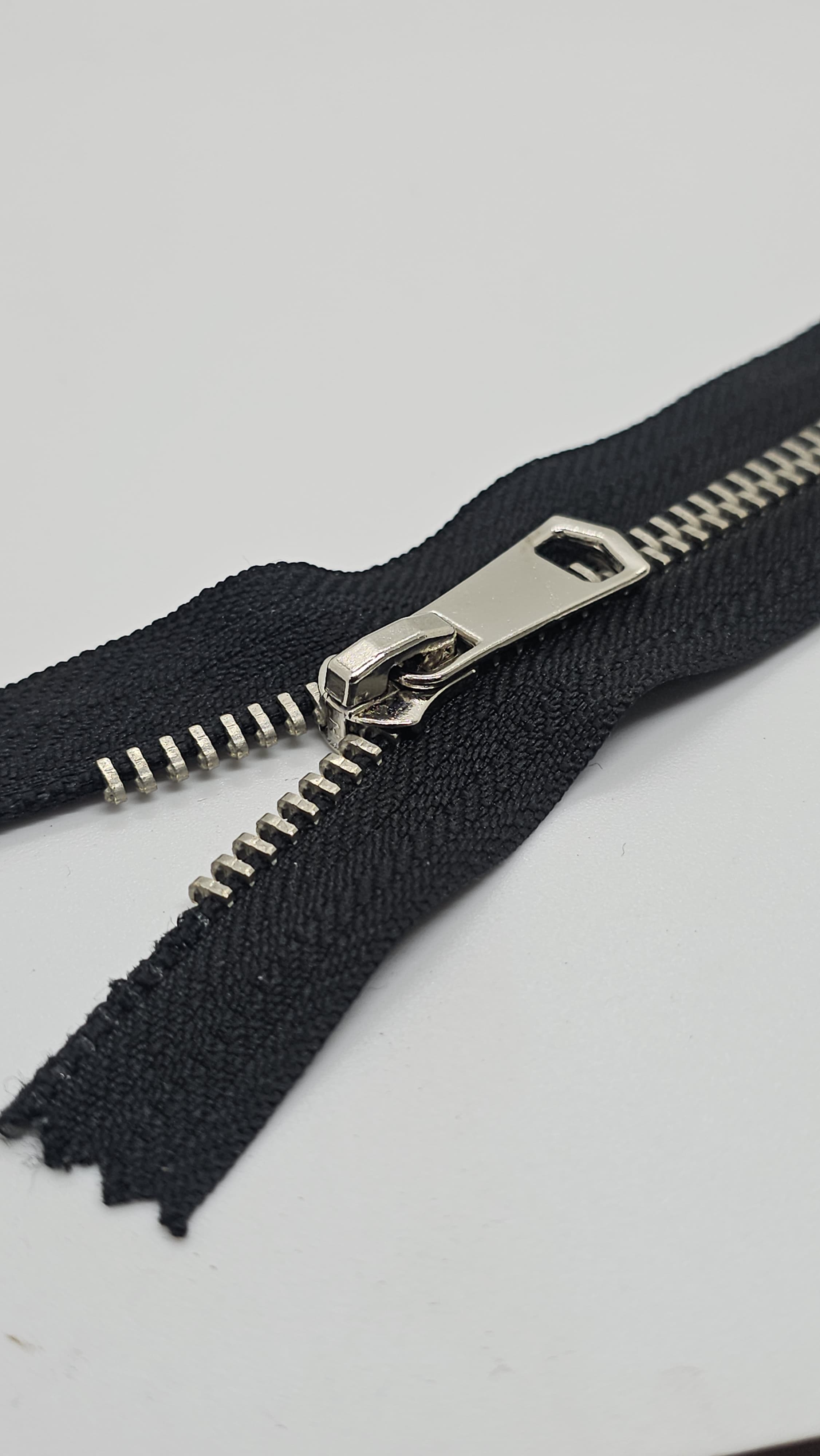 Moulded / Plastic Zippers